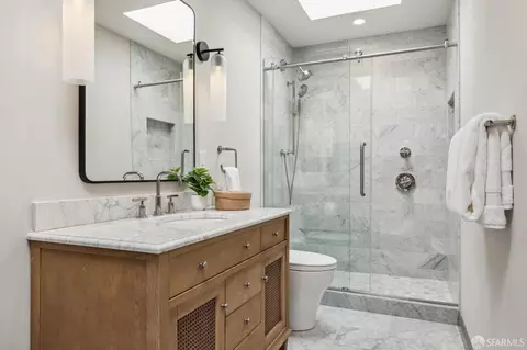 Bath - 60 Hiliritas Ave, San Francisco, CA 94131 photo 9 of 12