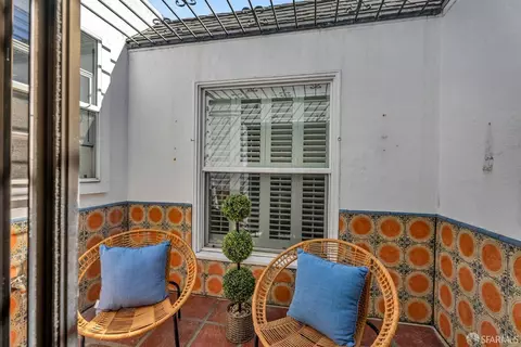 Exterior - 38 Fredson Ct, San Francisco, CA 94112 photo 5 of 9