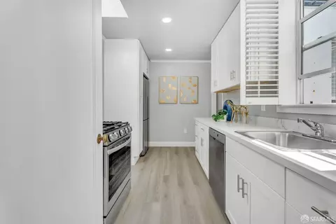 Kitchen - 38 Fredson Ct, San Francisco, CA 94112 photo 2 of 4