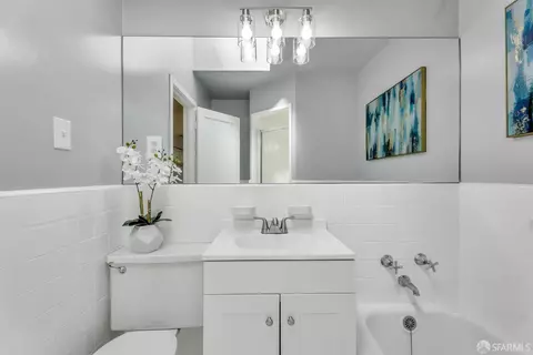 Bath - 38 Fredson Ct, San Francisco, CA 94112 photo 2 of 3