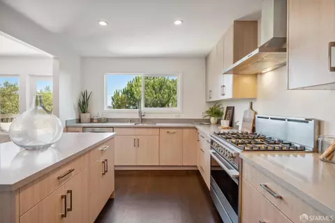 Kitchen - 2170 9th Ave, San Francisco, CA 94116 photo 6 of 9