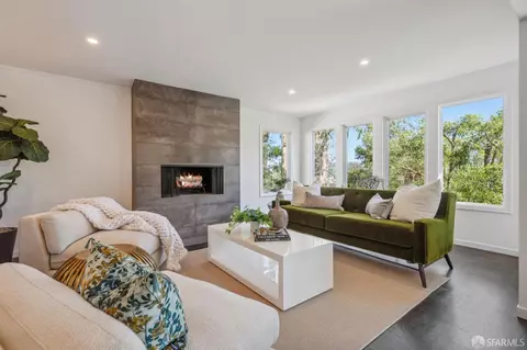 Living - 2170 9th Ave, San Francisco, CA 94116 photo 3 of 11