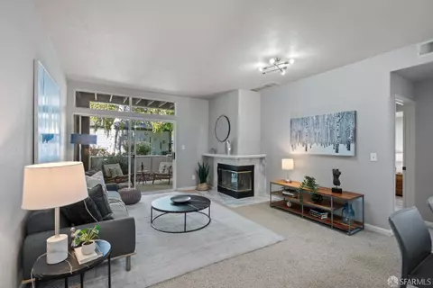 1722 Parkview Green Cir, San Jose, CA 95131
