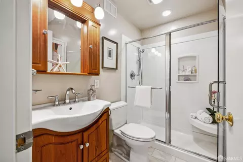 Bath - 3030 Rivera St, San Francisco, CA 94116 photo 2 of 2