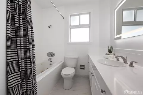 Bath - 671 Miramar Ave, San Francisco, CA 94112 photo 1 of 1