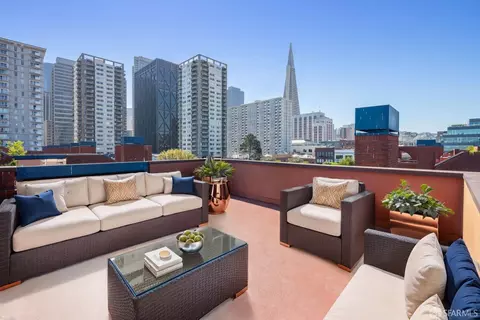 640 Davis St #1, San Francisco, CA 94111