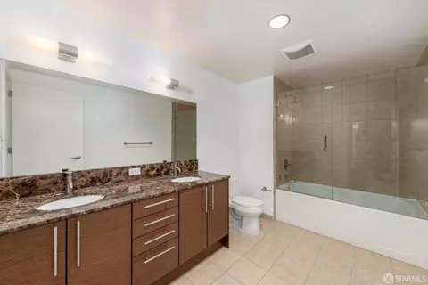 Bath - 301 Main St #7B, San Francisco, CA 94105 photo 2 of 3