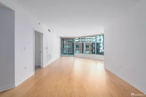 Living - 301 Main St #7B, San Francisco, CA 94105 photo 3 of 5