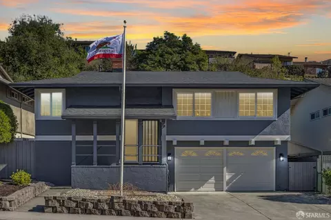 1050 Oddstad Blvd, Pacifica, CA 94044