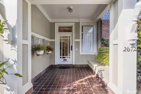 Exterior - 2672 Union St, San Francisco, CA 94123 photo 3 of 10