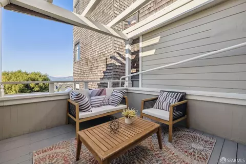 Exterior - 2672 Union St, San Francisco, CA 94123 photo 4 of 10