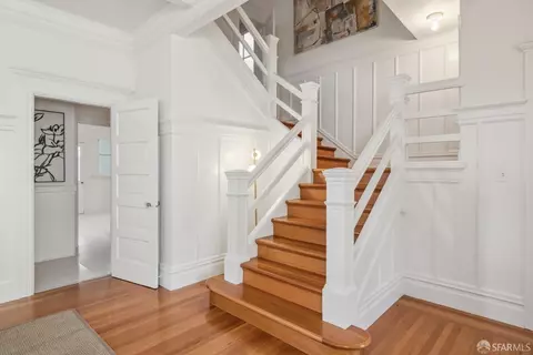 Entry Way - 2672 Union St, San Francisco, CA 94123 photo 7 of 8