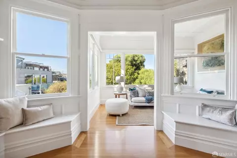 Entry Way - 2672 Union St, San Francisco, CA 94123 photo 5 of 8