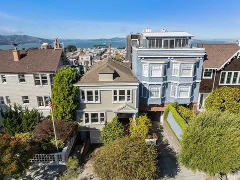 Exterior - 2672 Union St, San Francisco, CA 94123 photo 1 of 10