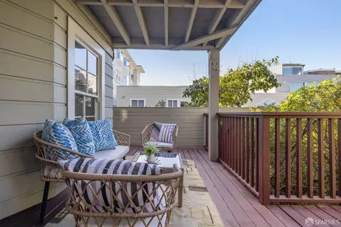 Exterior - 2672 Union St, San Francisco, CA 94123 photo 6 of 10