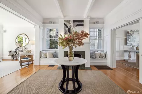 Entry Way - 2672 Union St, San Francisco, CA 94123 photo 3 of 8