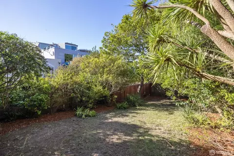 Exterior - 2672 Union St, San Francisco, CA 94123 photo 8 of 10
