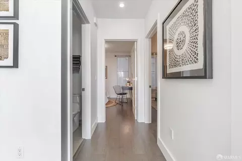 Entry Way - 413 Valencia St #404, San Francisco, CA 94103 photo 3 of 3