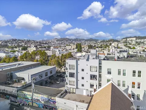 View/Area - 413 Valencia St #404, San Francisco, CA 94103 photo 5 of 8