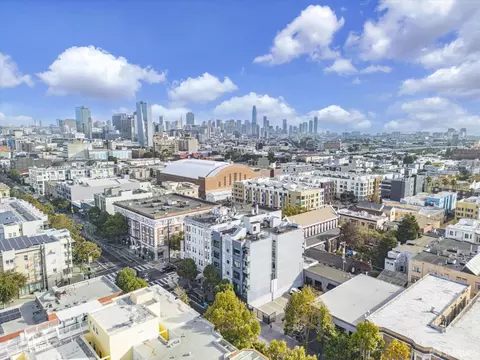View/Area - 413 Valencia St #404, San Francisco, CA 94103 photo 6 of 8