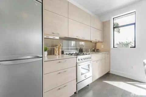 Kitchen - 413 Valencia St #404, San Francisco, CA 94103 photo 1 of 2
