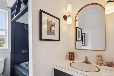 Bath - 187 States St, San Francisco, CA 94114 photo 1 of 3