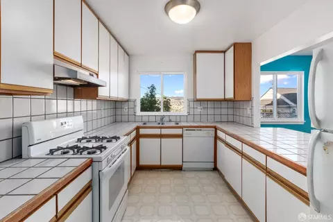 Kitchen - 1902 23rd St, San Francisco, CA 94107 photo 4 of 5