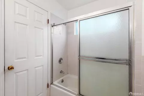 Bath - 1902 23rd St, San Francisco, CA 94107 photo 2 of 4