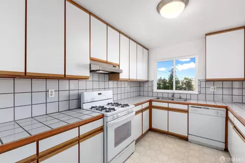 Kitchen - 1902 23rd St, San Francisco, CA 94107 photo 3 of 5