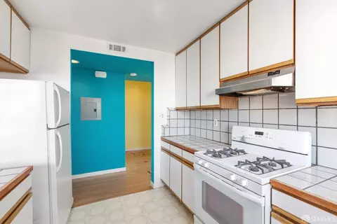Kitchen - 1902 23rd St, San Francisco, CA 94107 photo 2 of 5