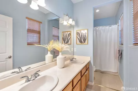 Bath - 1003 Cottage Ln, Hercules, CA 94547 photo 2 of 3