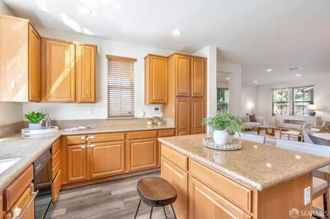 Kitchen - 1003 Cottage Ln, Hercules, CA 94547 photo 3 of 4