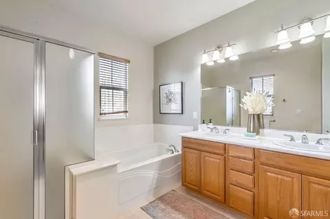 Bath - 1003 Cottage Ln, Hercules, CA 94547 photo 1 of 3