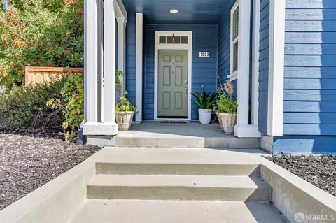 Exterior - 1003 Cottage Ln, Hercules, CA 94547 photo 4 of 6