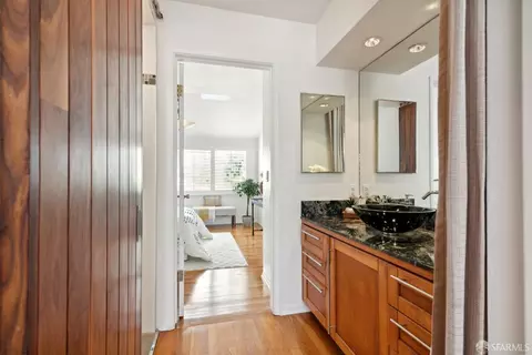 Bath - 3 Sumner St, San Francisco, CA 94103 photo 1 of 7