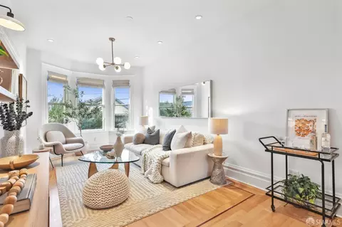Living - 189 Bonview St, San Francisco, CA 94110 photo 2 of 3