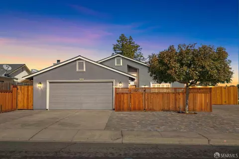 4106 S Royal Links Cir, Antioch, CA 94509
