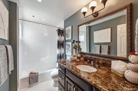 Bath - 322 27th St, San Francisco, CA 94131 photo 3 of 3