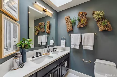 Bath - 322 27th St, San Francisco, CA 94131 photo 1 of 3
