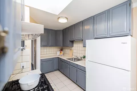 Kitchen - 230 Minerva St, San Francisco, CA 94112 photo 2 of 5
