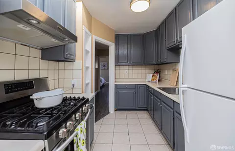 Kitchen - 230 Minerva St, San Francisco, CA 94112 photo 3 of 5