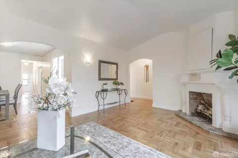 Living - 1650 Alemany Blvd, San Francisco, CA 94112 photo 5 of 7