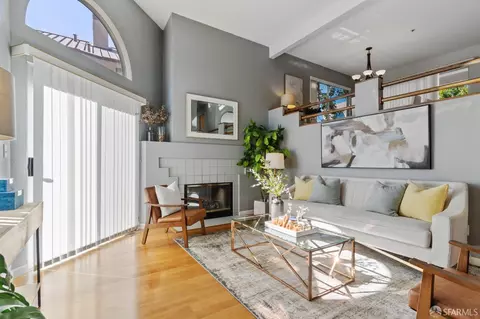 6 Commons Ln, Foster City, CA 94404