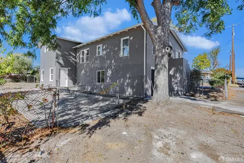 803 Vine Ave, Martinez, CA 94553 photo 2