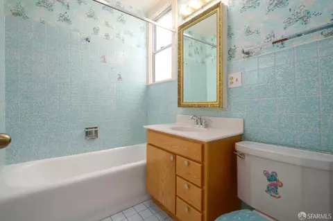 Bath - 1036 Munich St, San Francisco, CA 94112 photo 2 of 2