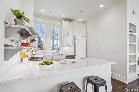 832 Bay St, San Francisco, CA 94109 photo 12