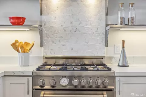 832 Bay St, San Francisco, CA 94109 photo 17