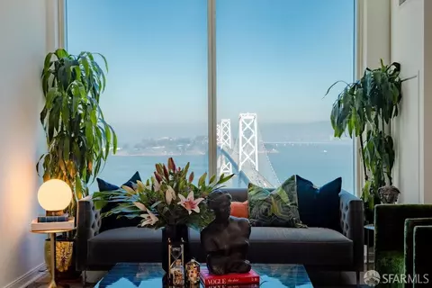 425 1st St #4208, San Francisco, CA 94105