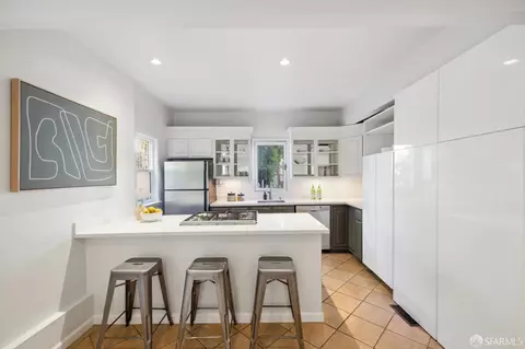 Kitchen - 326 Eureka St, San Francisco, CA 94114 photo 1 of 6