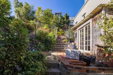 Exterior - 326 Eureka St, San Francisco, CA 94114 photo 7 of 11